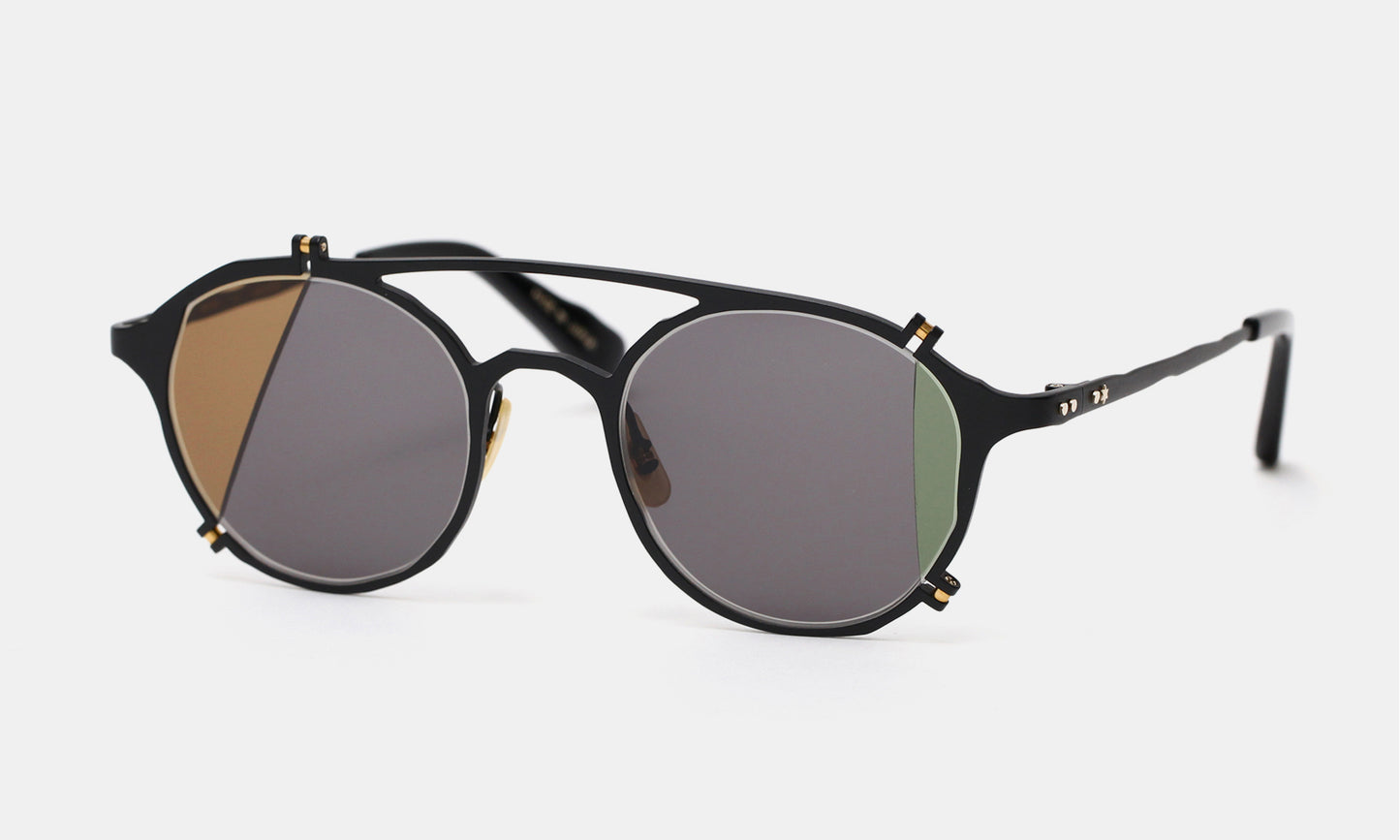 MM-0027 Sunglasses : broken Lens