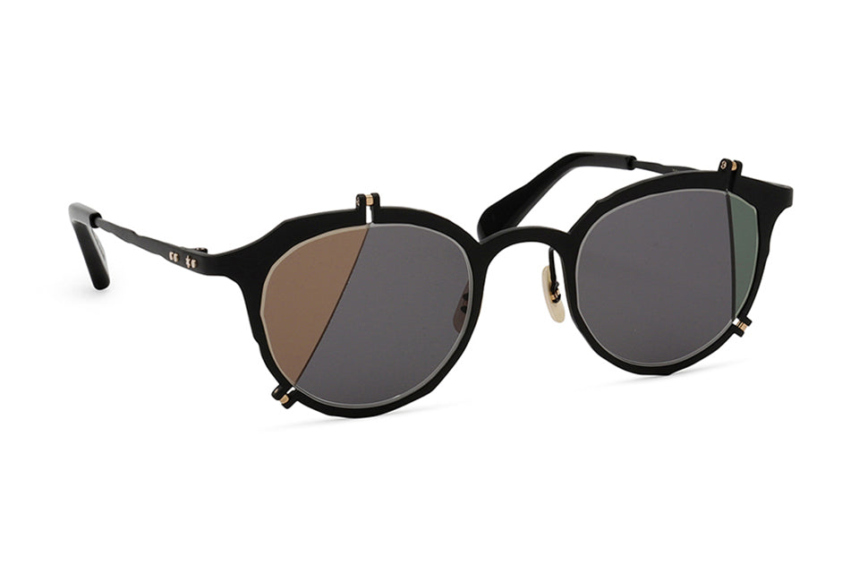 MM-0049 Sunglasses : broken Lens